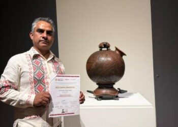 Maestro alfarero de Zinapécuaro gana máximo galardón en concurso nacional