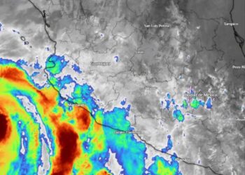 Esta tarde, las imágenes de satélite muestran que la circulación del huracán #Rachel continúa impulsando humedad hacia el occidente del país.