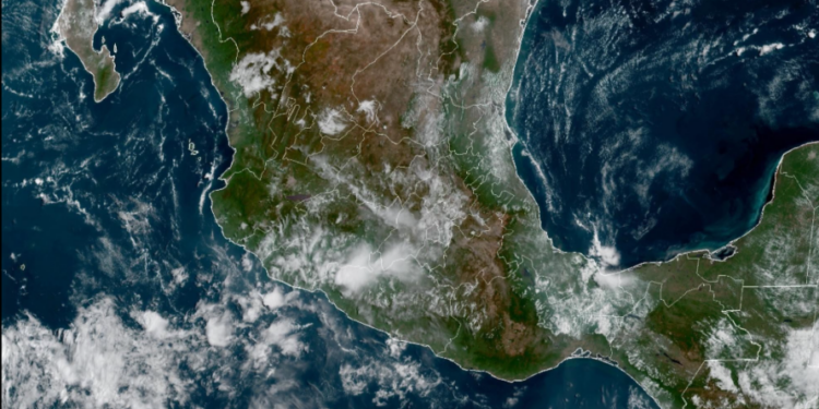Sábado, con lluvias fuertes a muy fuertes debido a inestabilidad en altura sobre México.