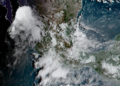 Lunes, continuando las lluvias fuertes debido al avance de una onda tropical en México.