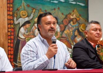 Más educación, más oportunidades para Pátzcuaro: Julio Arreola