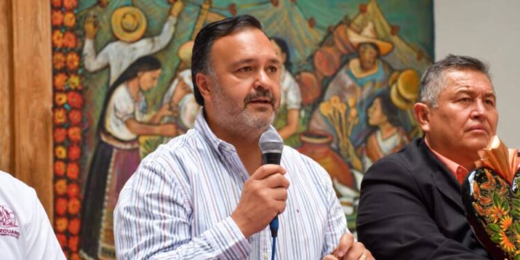 Más educación, más oportunidades para Pátzcuaro: Julio Arreola