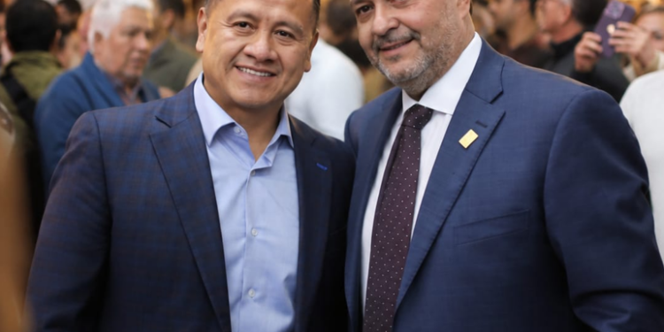 Julio Arreola felicita a Carlos Torres Piña y llama a mantener la unidad en Michoacán