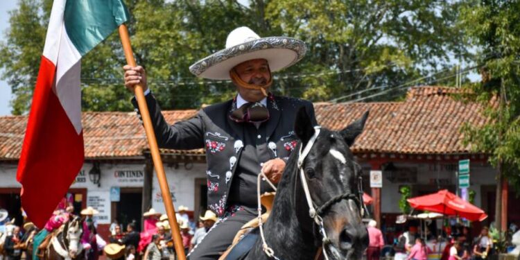 Pátzcuaro y Julio Arreola celebran con orgullo el 216 Aniversario de la Independencia