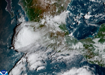 Viernes, con lluvias fuertes a muy fuertes debido al avance de una onda tropical e inestabilidad en altura.