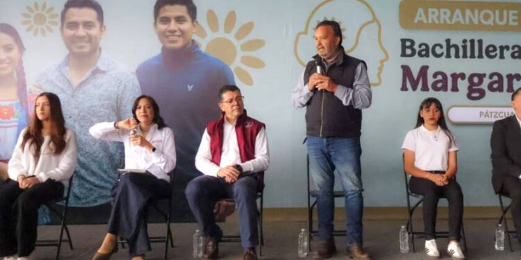 Más educación cerca de nuestros jóvenes, es más futuro para Pátzcuaro: Julio Arreola