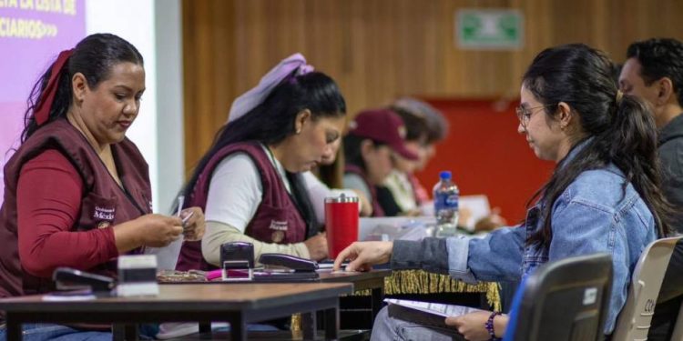 Mañana cierra registro para la Beca Gertrudis Bocanegra para universitarios