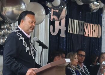 La educación transforma generaciones y construye el futuro de Pátzcuaro: Julio Arreola