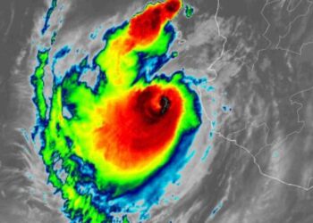 #Actualización | Esta mañana, #Simon se ha debilitado a huracán de categoría 2 frente al estado de Jalisco.
