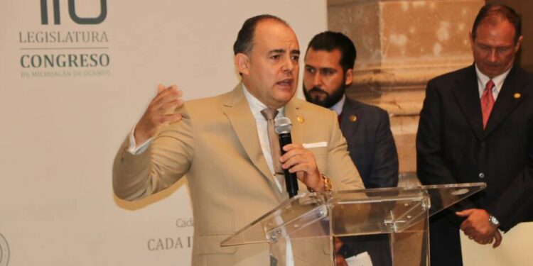 Baltazar Gaona no se opone a que Bautista Tafolla llegue a la JUCOPO; cuestiona su compromiso legislativo