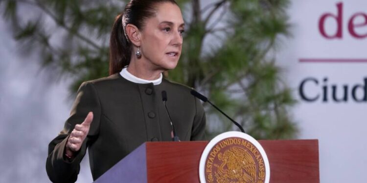 Presidenta Claudia Sheinbaum firma decreto de entornos digitales seguros para niñas, niños y adolescentes