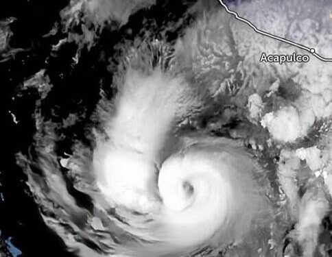 Trudy continúa como un intenso huracán frente a las costas de Michoacán y Guerrero; retoma el avance hacia el norte.