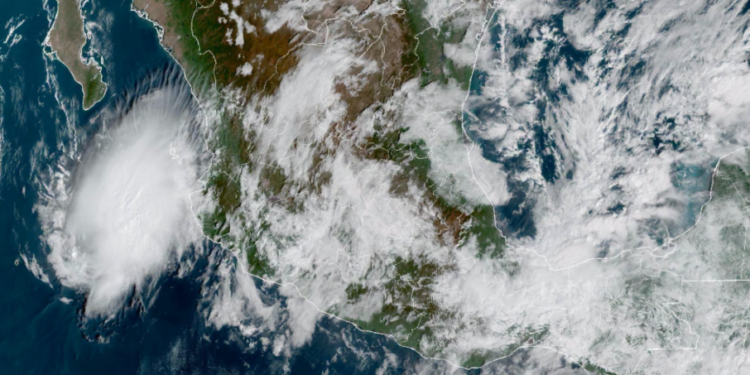 Lunes, con lluvias fuertes a intensas en el sureste debido a la presencia de un sistema frontal estacionado.