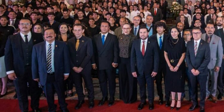 Que la UMSNH siga siendo la puerta abierta para todos: Reyes Galindo