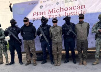 SSP y Defensa detienen a tres hombres presuntamente vinculados con célula delictiva en Jiquilpan