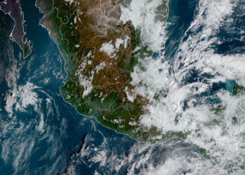 Martes, continuando las lluvias fuertes debido a la presencia de un sistema frontal estacionado.