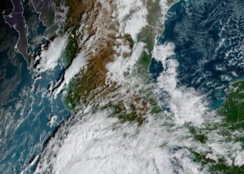 Sábado, continuando las lluvias dispersas debido al ingreso de humedad proveniente del Pacífico.