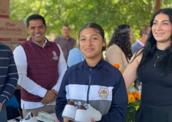 Van más de 57 mil pares de tenis entregados en este ciclo escolar
