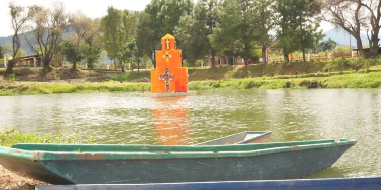 Listos canales de navegación del lago de Pátzcuaro para la Noche de Muertos
