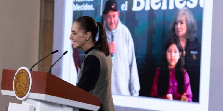 Presidenta Claudia Sheinbaum encabeza sorteo de asignación de 448 viviendas de la Conavi en Pátzcuaro, Michoacán