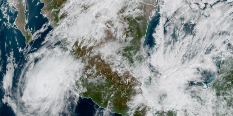 Domingo, con lluvias fuertes a intensas debido a la presencia de un sistema frontal estacionado.